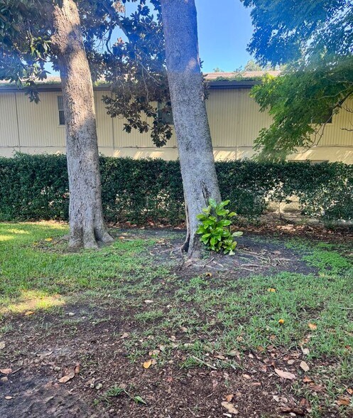 Building Photo - 360 Slayton Ave