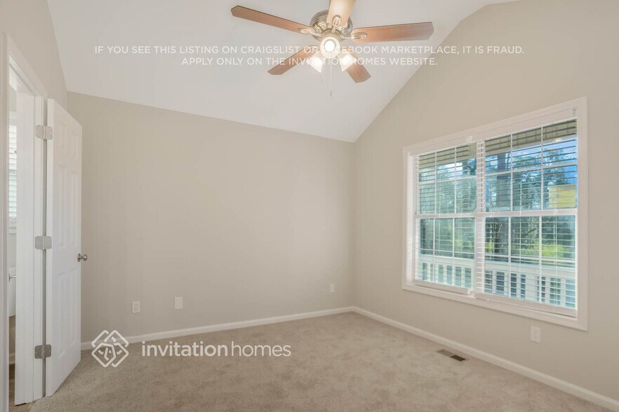 Building Photo - 3335 Catalina Dr