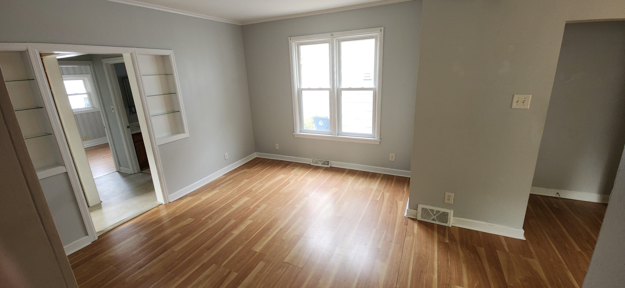 Dining room - 104 E 2nd St