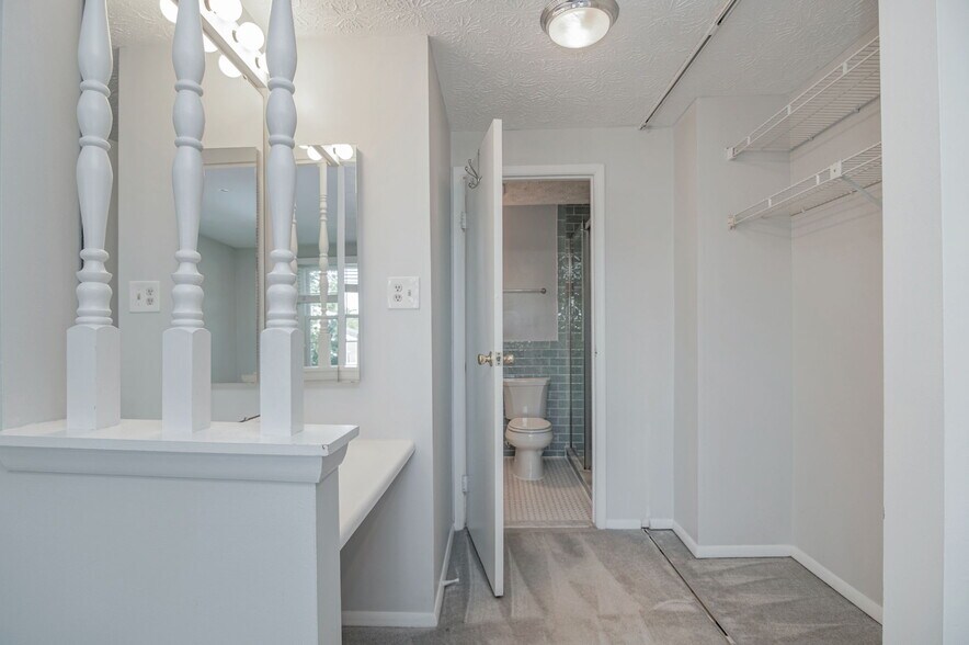 Building Photo - 1638 10th St S