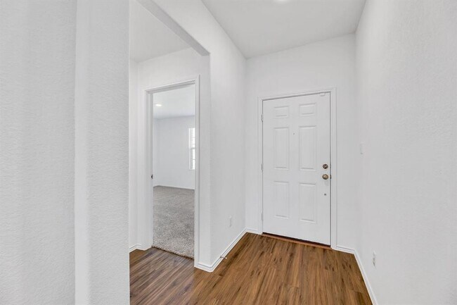 Building Photo - 303 Chickasaw Ln
