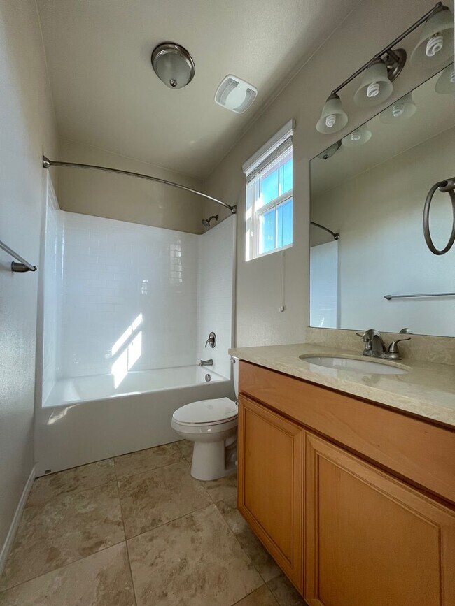 Building Photo - 534 Camden Yards Wy