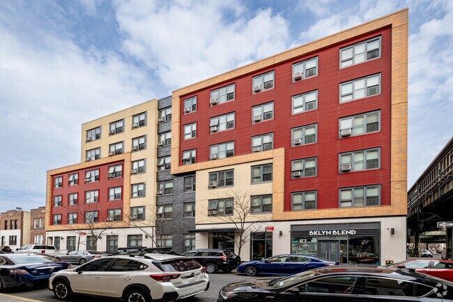 Building Photo - Livonia Commons