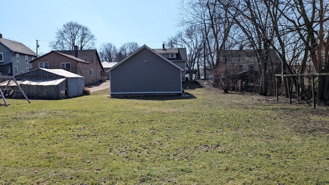 Building Photo - Welcome to this newly renovated gem located in the heart of North Canton