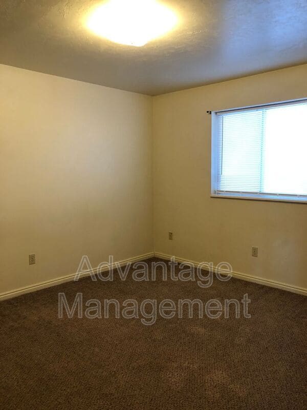 Building Photo - 2138 W 220 N