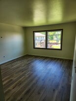 Building Photo - 628 E Monroe Ave