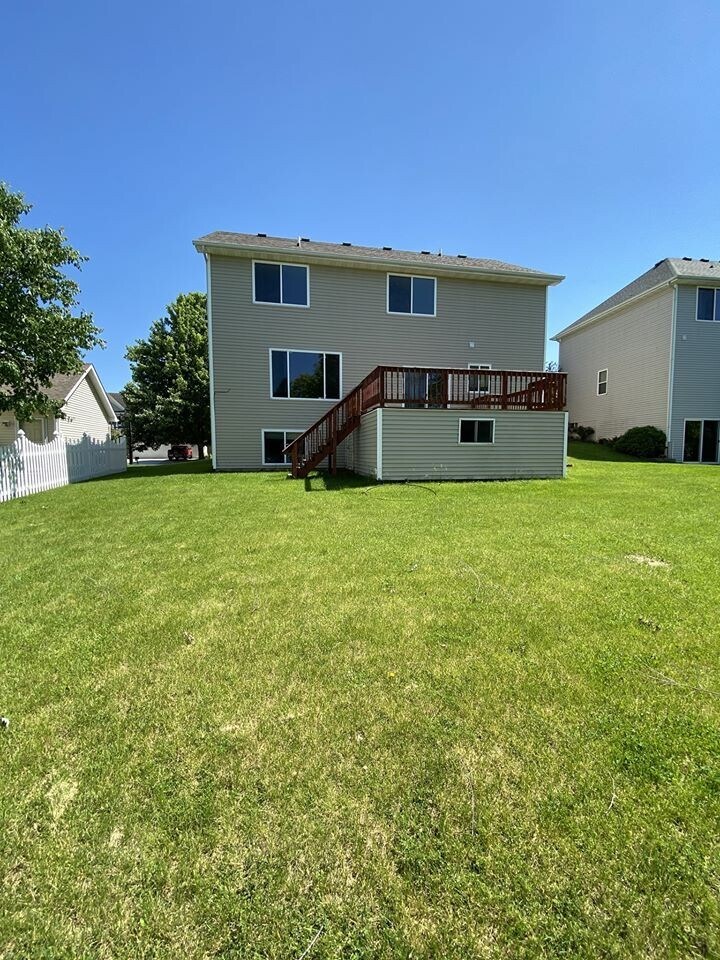 Building Photo - 9015 Telford Cir