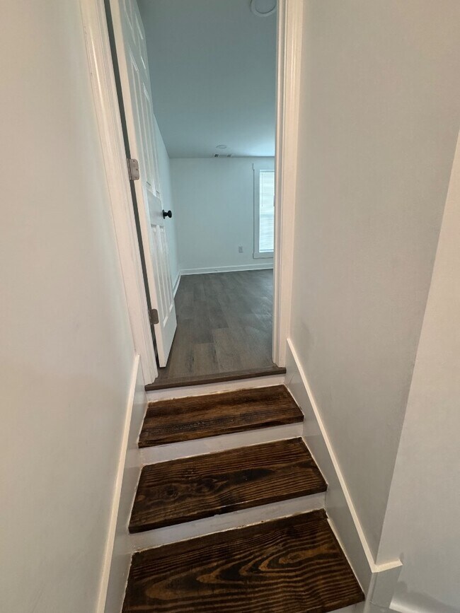 Building Photo - 227 Lewis St