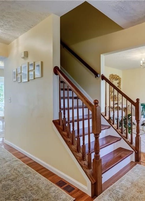 Building Photo - 120 Hummingbird Way