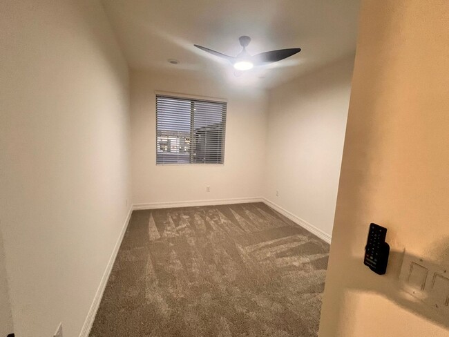 Building Photo - Charming 2BR Condo in Phoenix