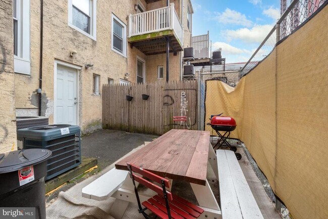 Building Photo - 1341 Lombard St
