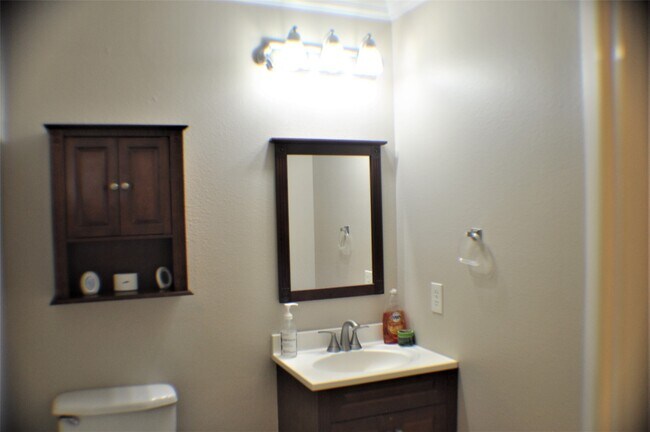 Building Photo - 9503 Deep Valley Dr