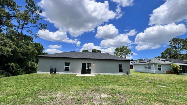 Building Photo - GORGEOUS Bedroom, 2 Bathroom Home in Palm ...