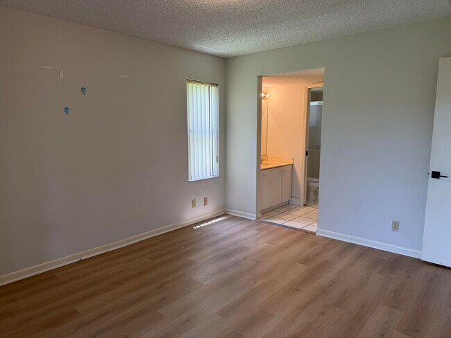 Building Photo - 4692 Lucerne Lakes Blvd E