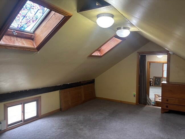 Building Photo - Hinckley Rd