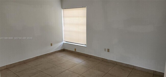 Building Photo - 9135 SW 125th Ave