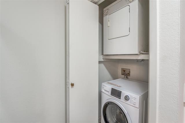 Building Photo - 5550 Spring Valley Rd