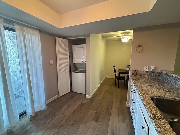 Building Photo - 9550 N 94th Plz