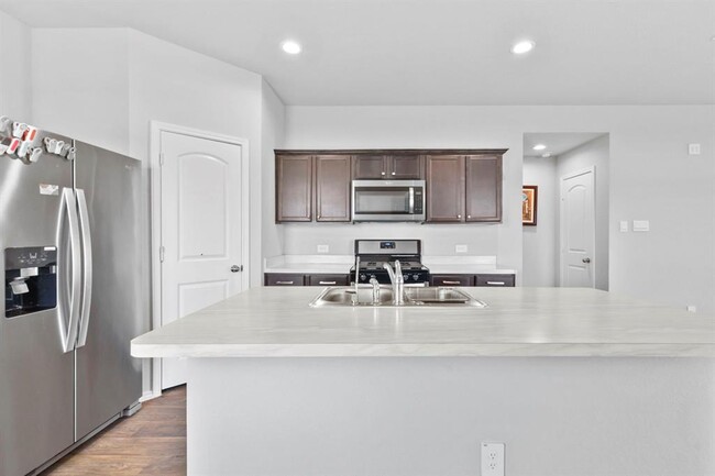 Building Photo - 13904 Great Pnes Ct