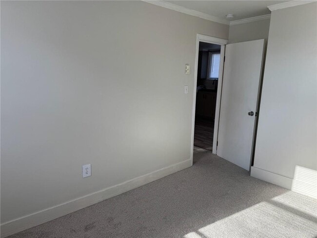 Building Photo - 33 Saint Elizabeth St