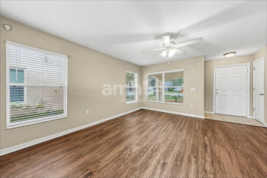 Building Photo - 10434 Boyette Creek Blvd