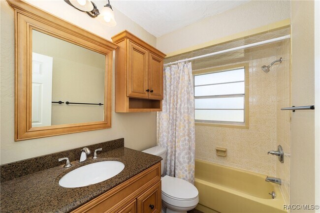 Building Photo - 236 N Braemar Dr