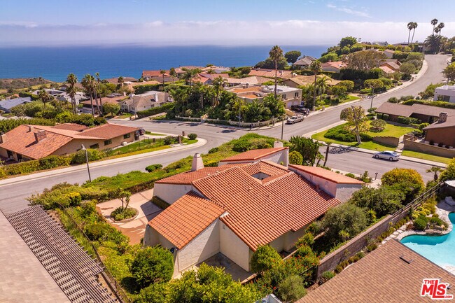 Building Photo - 3636 Malibu Country Dr