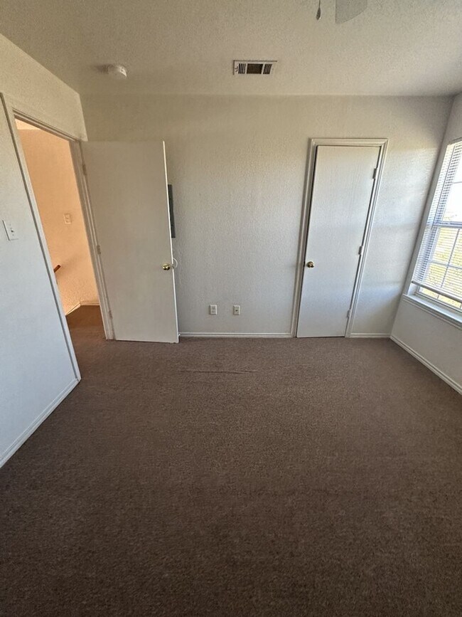 Building Photo - 3601 Malibu Ln