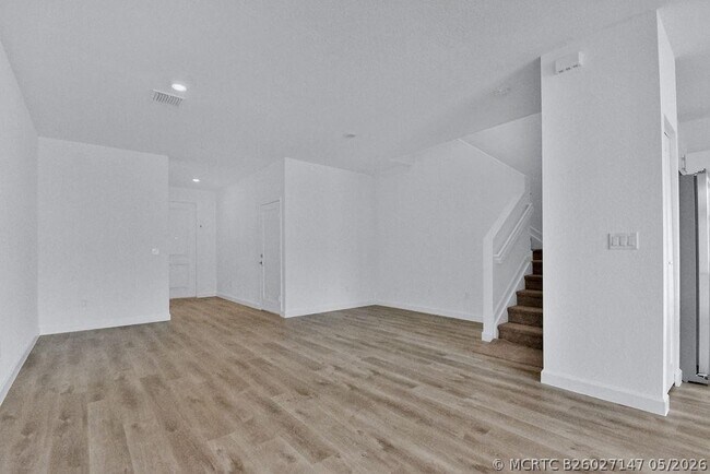 Building Photo - 4074 Highland Oaks Dr