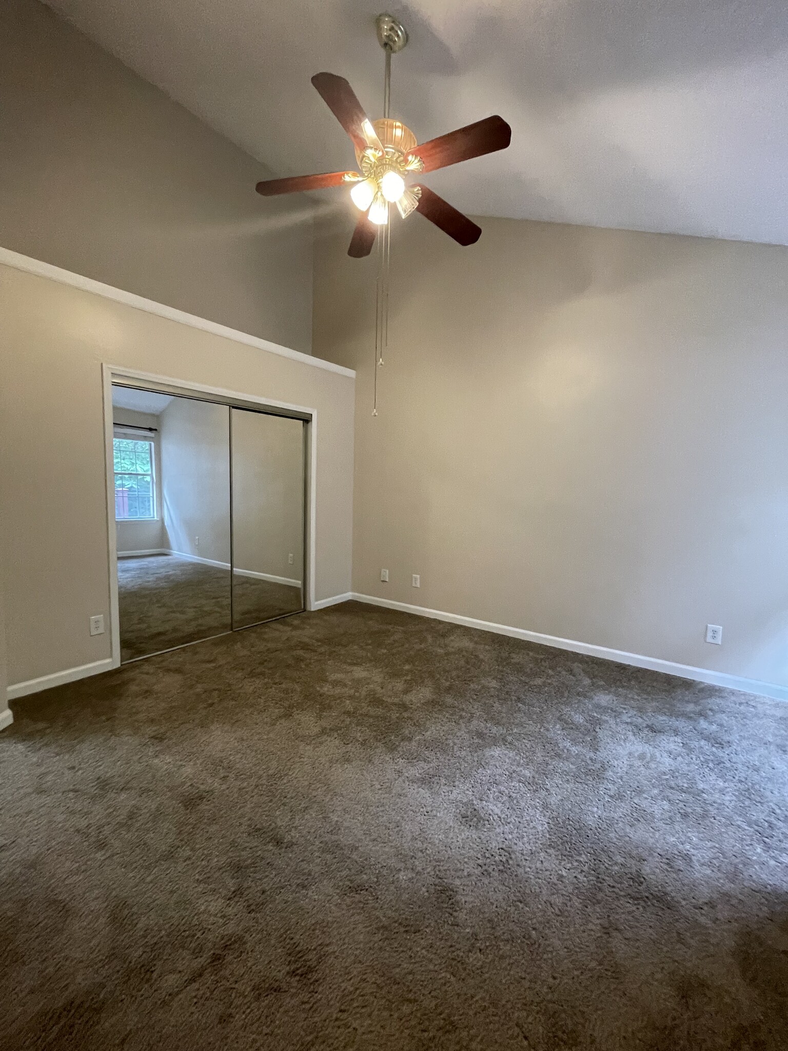 Building Photo - 909 Wentworth Ct