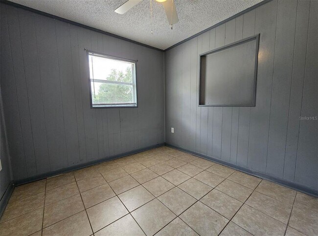 Building Photo - 945 Reynolds Rd