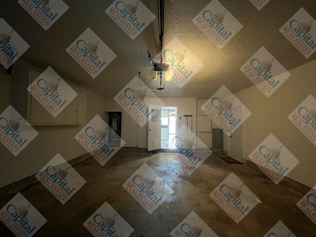 Building Photo - Home Sweet Home!!!