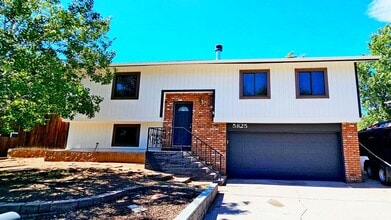 Building Photo - Beautiful 3 Bed, 2 Bath with a Bonus Room and Large Yard!