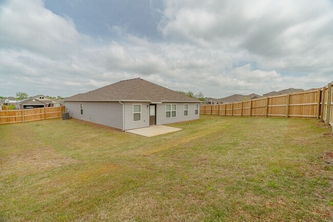 Building Photo - 529 Woodcreek Lp