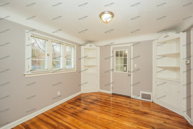 Building Photo - 3531 Woodridge Rd