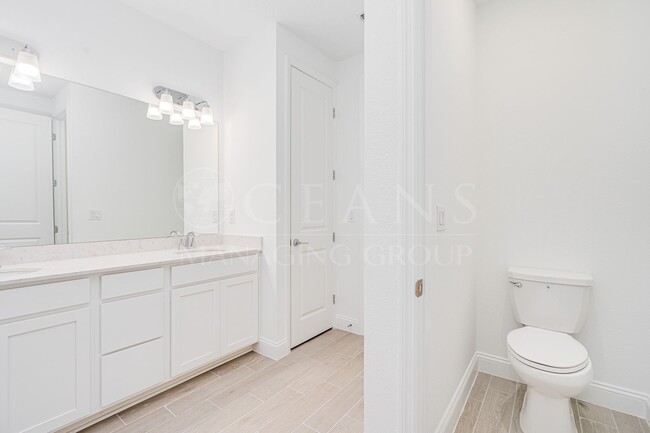Building Photo - NEWER 4 Bedroom 3 Bath Home in Halifax Pla...