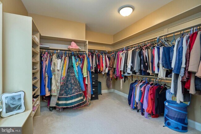 Building Photo - 7841 Montvale Way