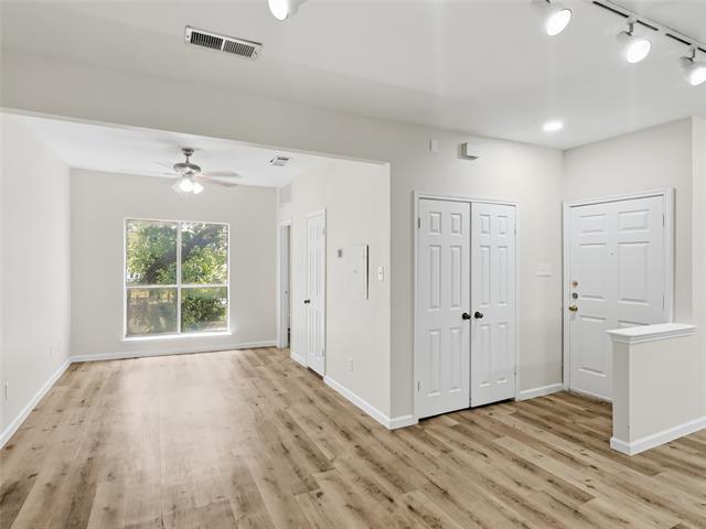Building Photo - 7126 Holly Hill Dr