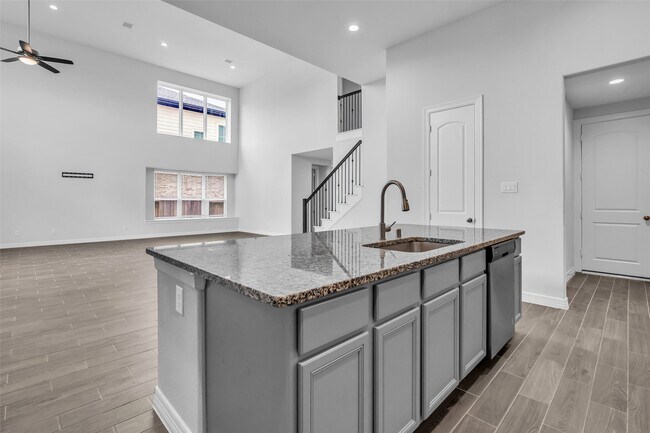 Building Photo - 2115 Jitterbug Ln