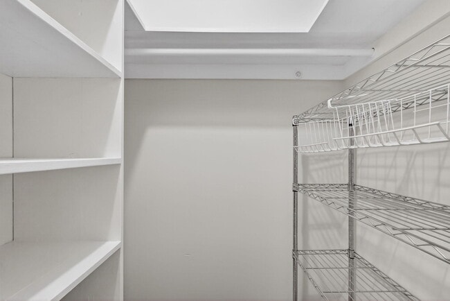 Building Photo - 378 Sheffield P