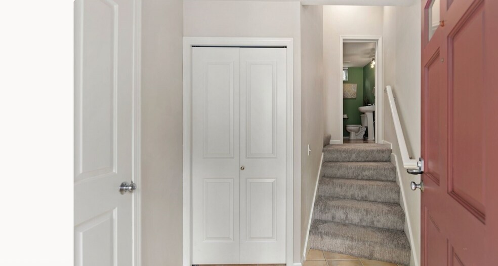 Entry Closet/1/2 bath - 4135 Chilberg Ave SW