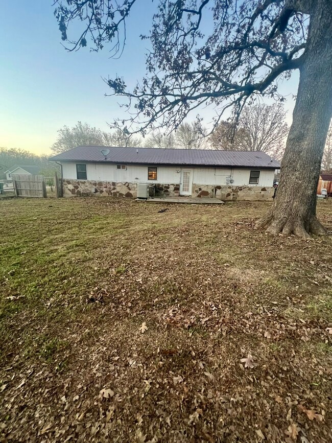 Building Photo - 21430 Sail Rd