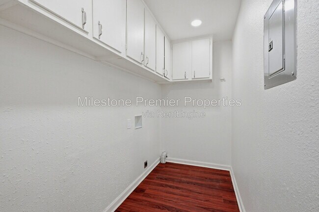 Building Photo - 13 MacArthur Dr