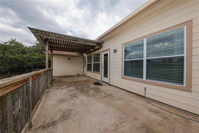 Building Photo - 8 Rosewood Cir