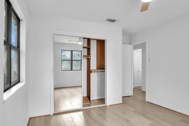 Building Photo - 108 Woodland Rd