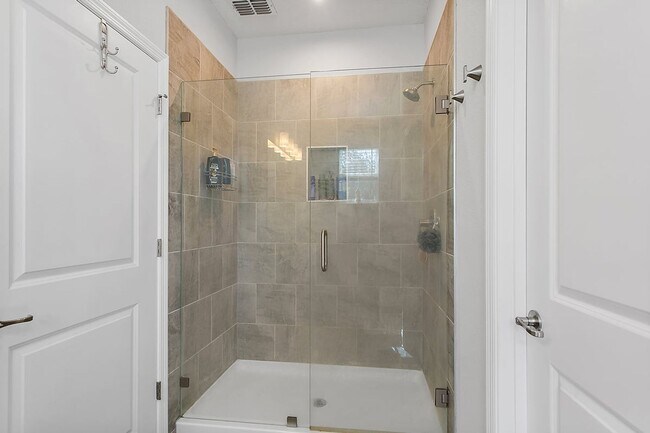 Building Photo - Newer Home in Wildlight!