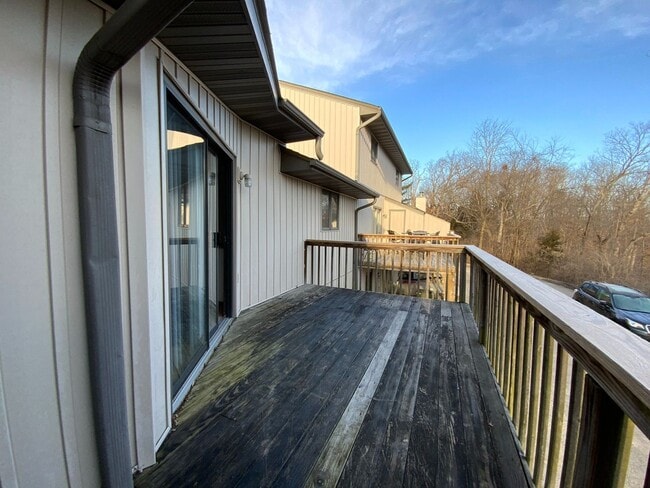Building Photo - 4 Bedroom 3 Bath Condo