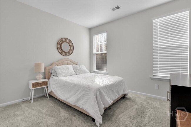 Building Photo - 2980 Kingswood Dr