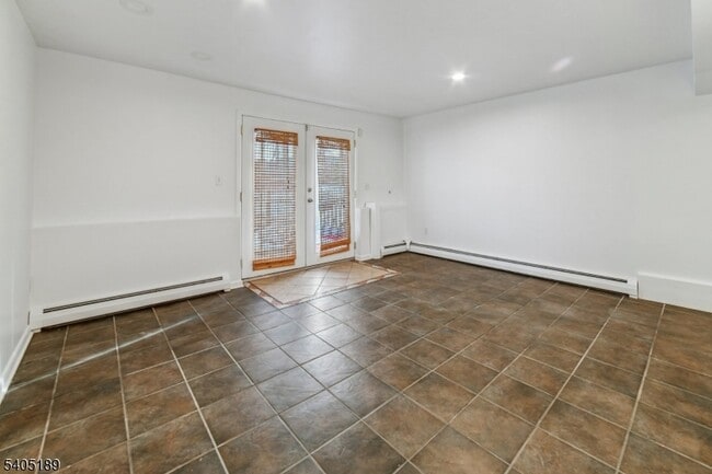 Building Photo - 30 Sanford Ave