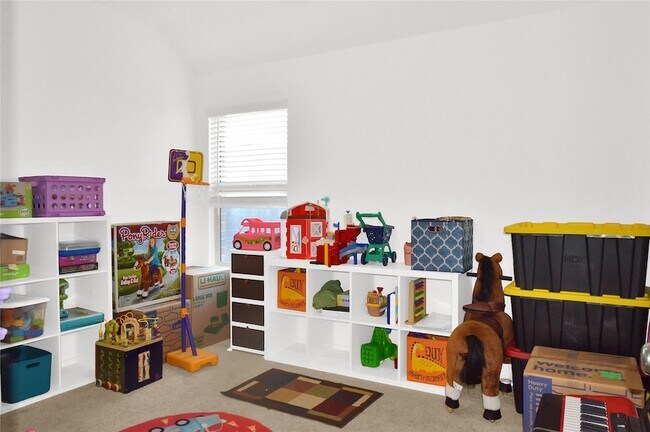 Building Photo - 10018 Farmland Dr